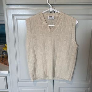 Vintage cream sweater vest Montgomery Ward size medium